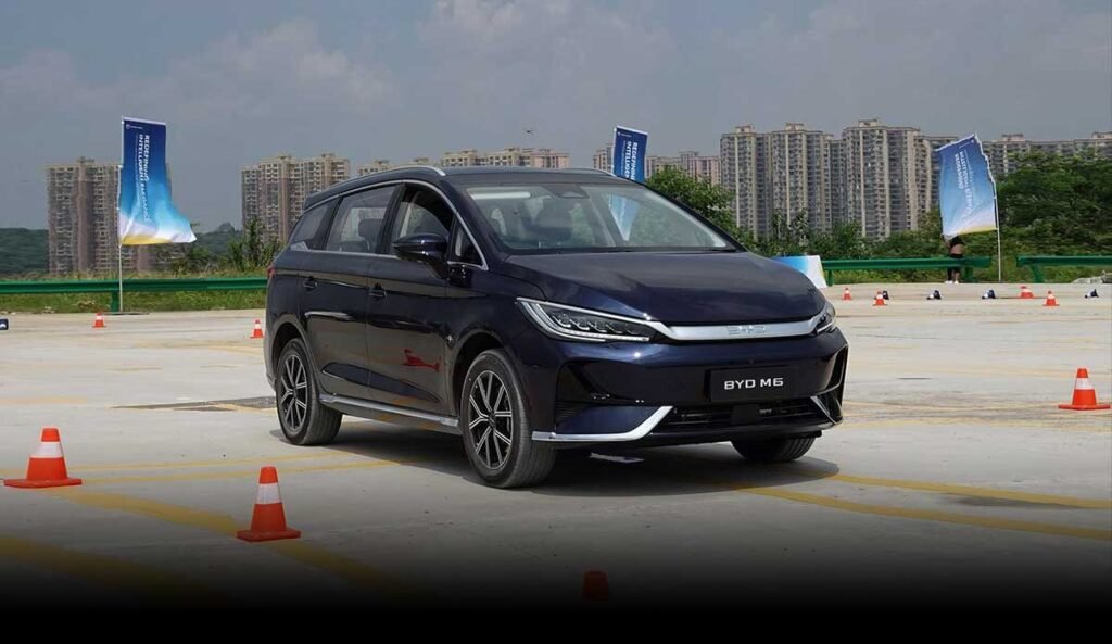 BYD M6 di Malaysia Resmi Meluncur